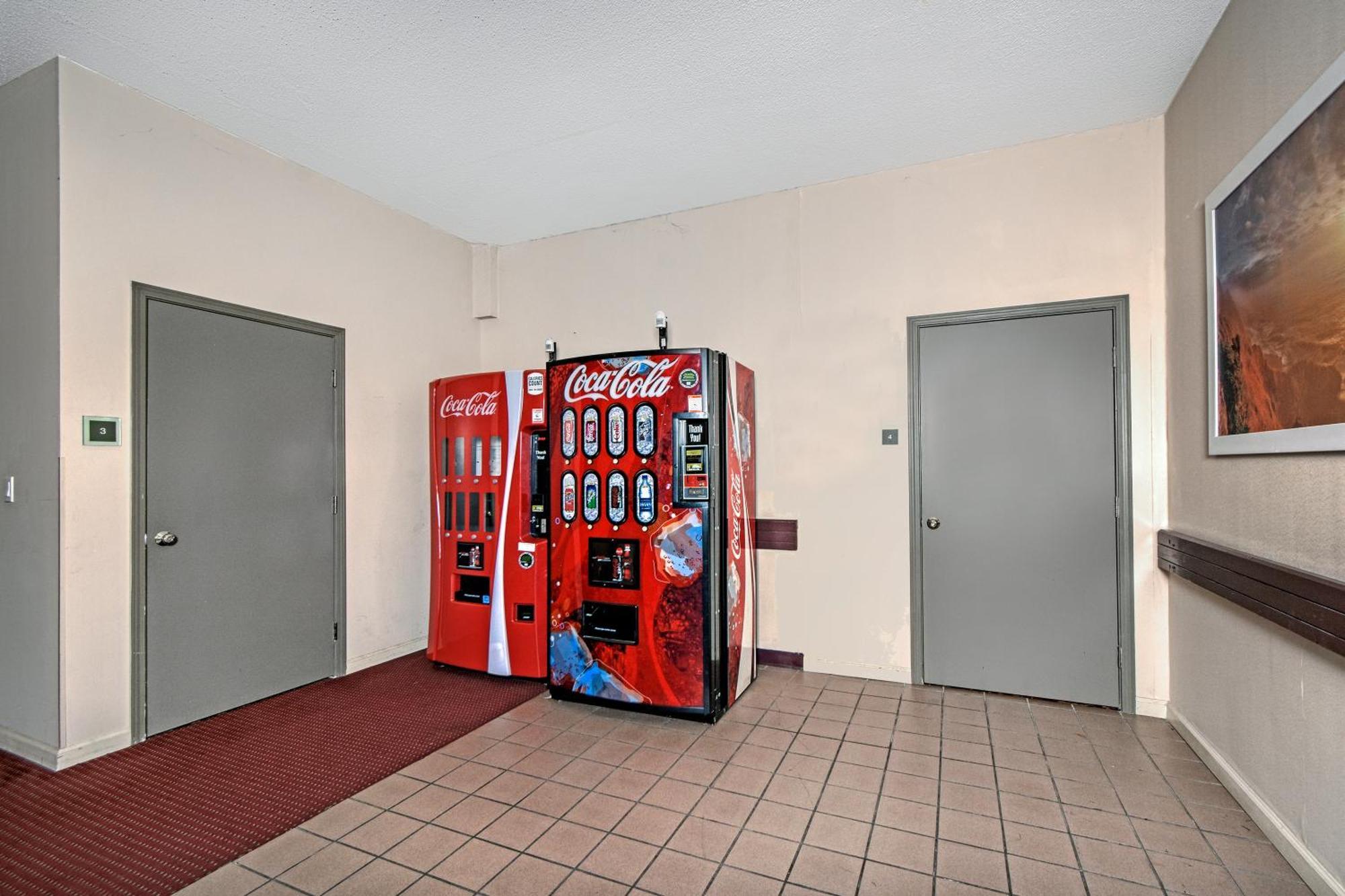 Days Inn By Wyndham Novato/San Francisco Екстериор снимка