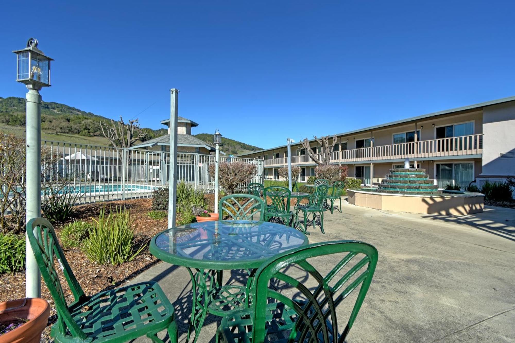 Days Inn By Wyndham Novato/San Francisco Екстериор снимка