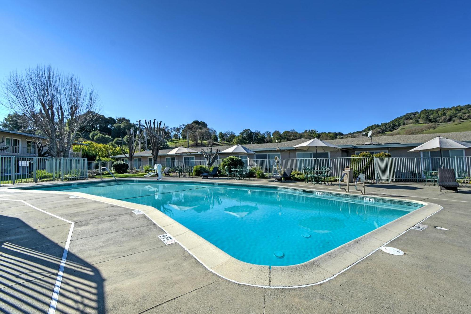 Days Inn By Wyndham Novato/San Francisco Екстериор снимка